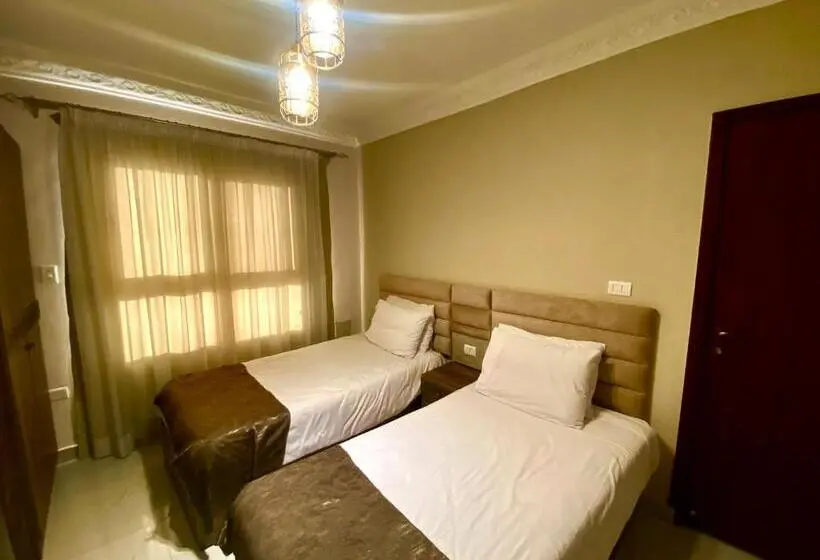 اتاق لوکس خانوادگی, New Museum, Pyramids Inn