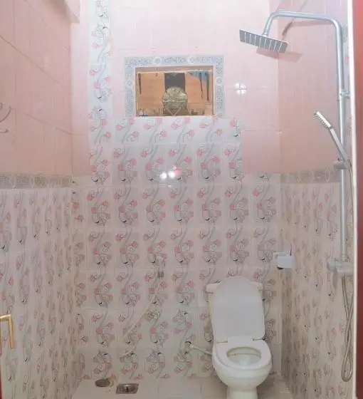 اتاق لوکس سه تخته, Rafiki Apartment