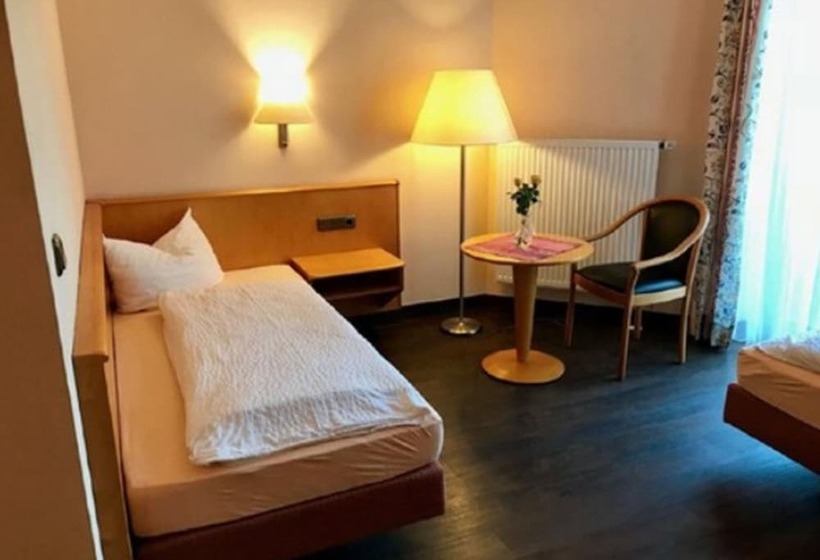 标准单人间, Annas Gastehaus