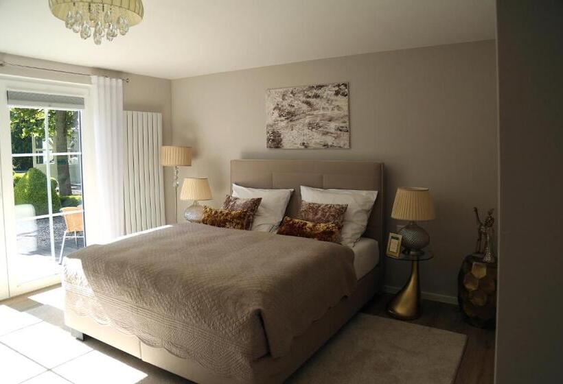 Номер Deluxe с Балконом, Green Cottage