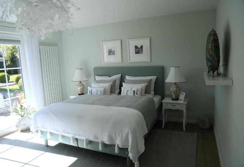 Номер Deluxe с Балконом, Green Cottage