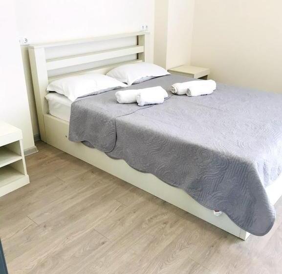 Standard Triple Room with Terrace, Gurya