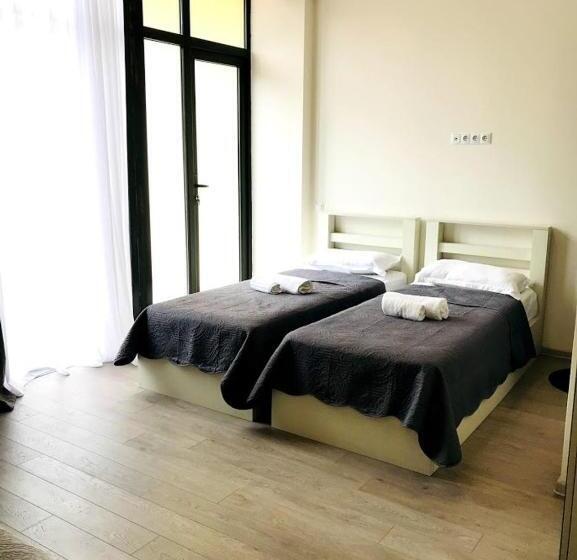 Standard Triple Room with Terrace, Gurya