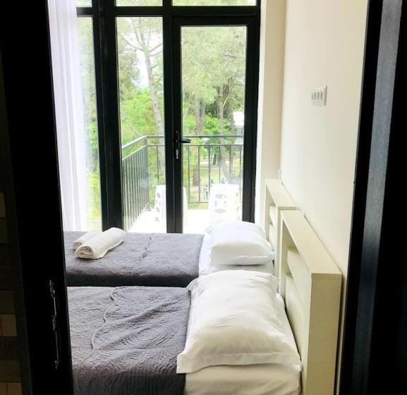 Standard Triple Room with Terrace, Gurya