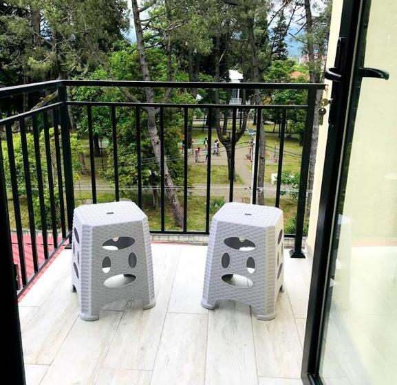 Standard Triple Room with Terrace, Gurya