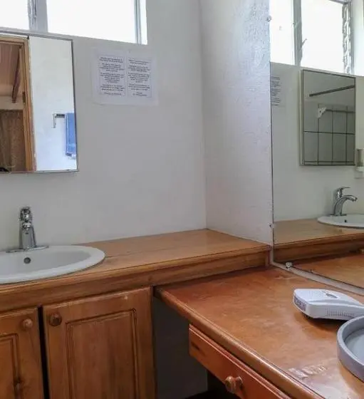 اتاق اکونومی, Mapi's Cabins