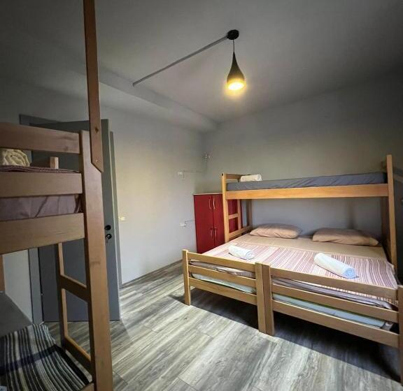 ファミリールーム, The Rooftop Hostel