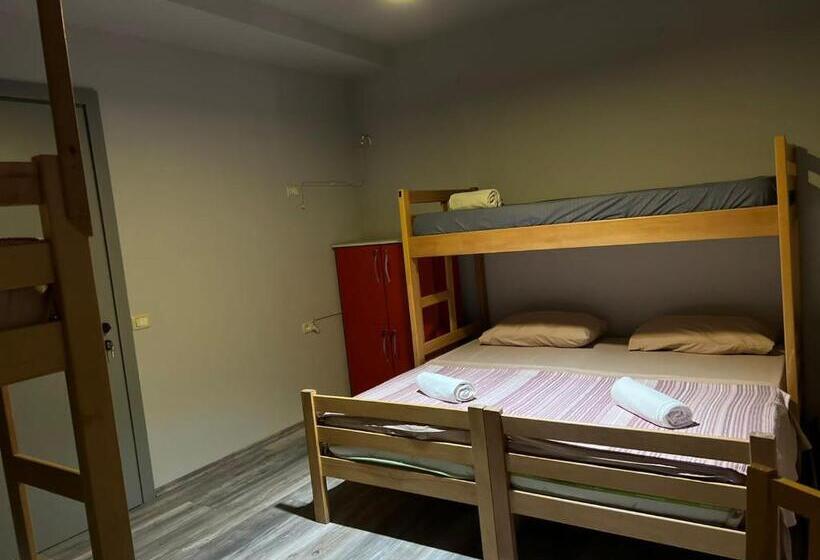 ファミリールーム, The Rooftop Hostel
