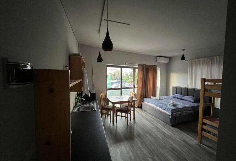 ファミリールーム, The Rooftop Hostel