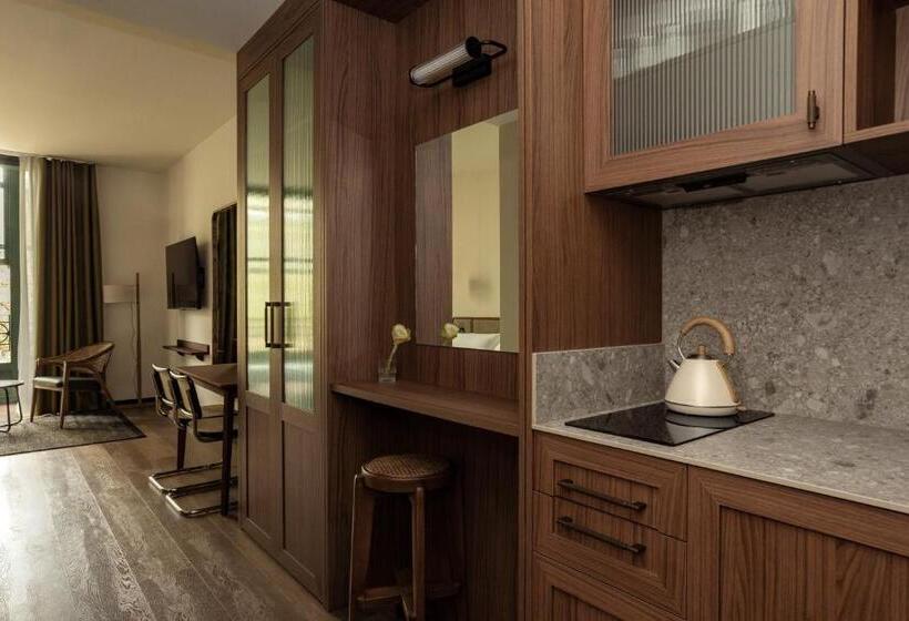 استودیوی سوپریور, Batimont Suites & Apartments