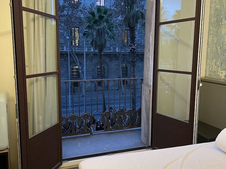اتاق سوپریور, Hostal Porxos Garden