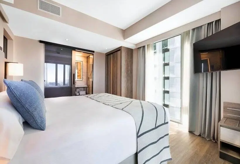 シニアスイート, Hotel Riu Plaza Toronto
