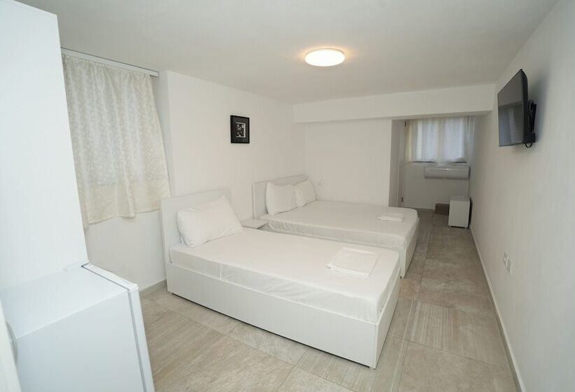 三人经典房间, Enles