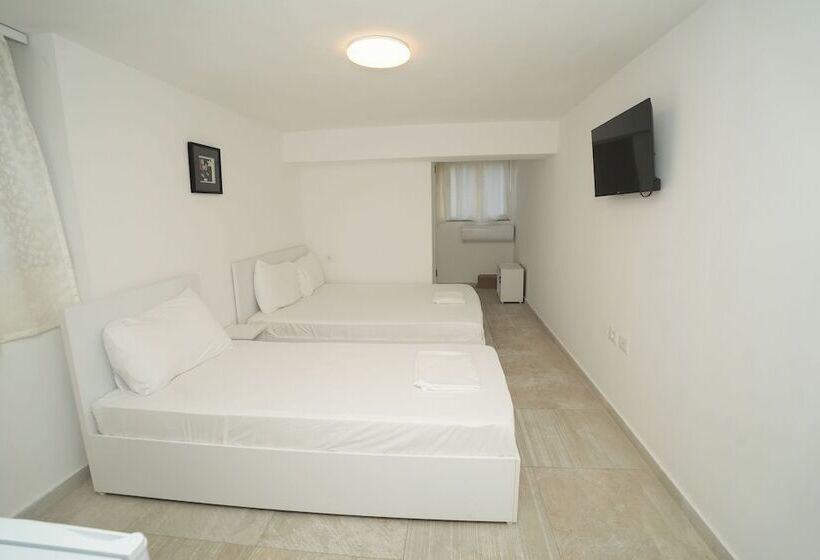 三人经典房间, Enles