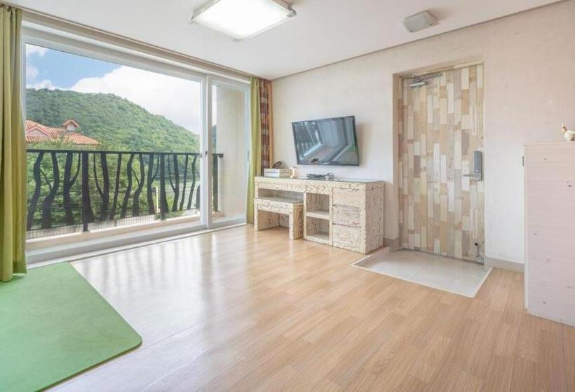 스탠다드 스튜디오, Gapyeong Applerotgi Pension