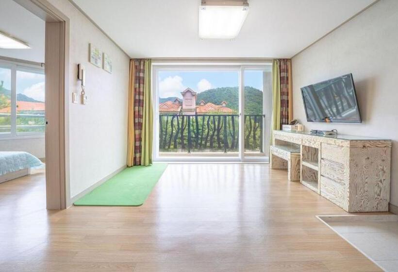 스탠다드 스튜디오, Gapyeong Applerotgi Pension