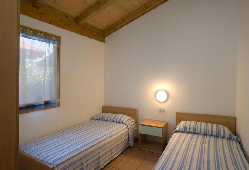 バンガローの２ベッドスタンダードルーム, Camping Village Africa