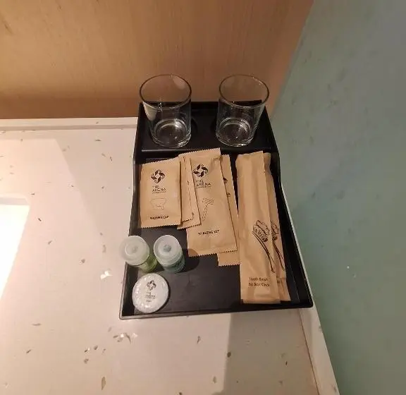 اتاق لوکس با بالکن و چشمانداز دریا, The Western Seaview Cam Ranh Condotel