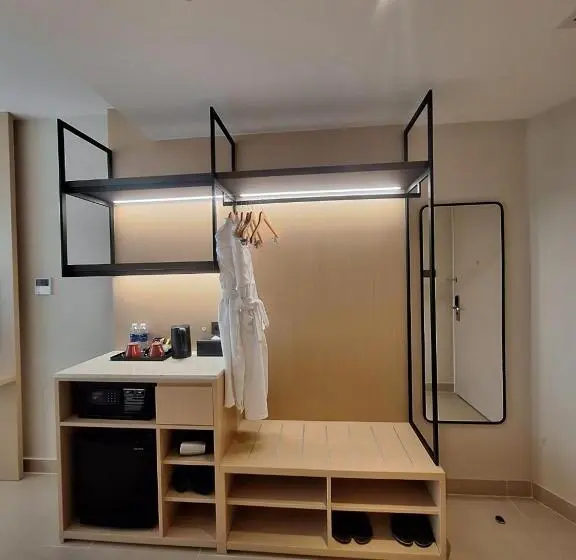 اتاق لوکس با چشمانداز دریا, The Western Seaview Cam Ranh Condotel