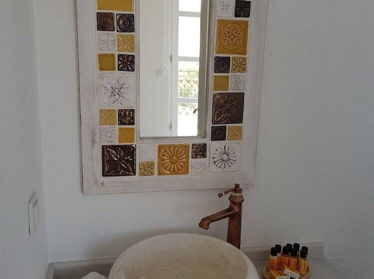 اتاق سوپریور با چشم‌انداز استخر, Lilaverde Alacati   Adults Only