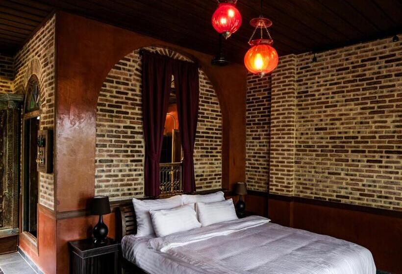발코니 디럭스 룸, Chateau Orientale Resort