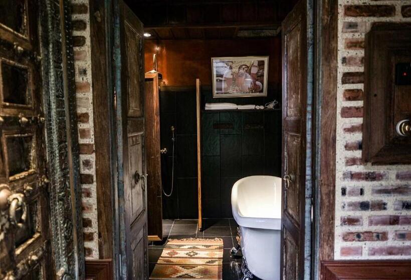 חדר דלוקס עם מרפסת, Chateau Orientale Resort