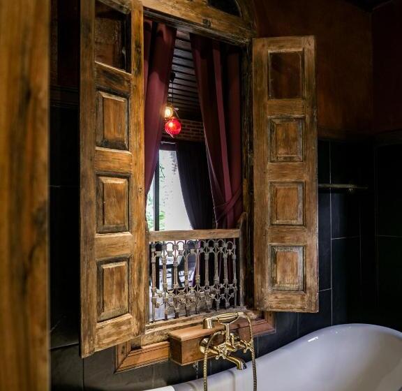 חדר דלוקס עם מרפסת, Chateau Orientale Resort