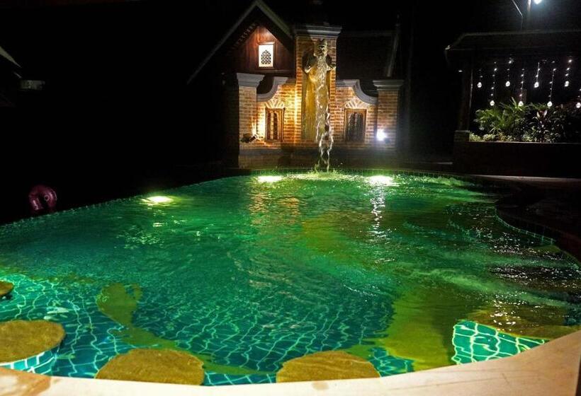 בקתה דלוקס, Chateau Orientale Resort