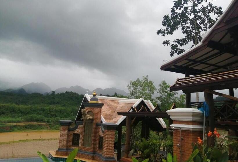 בקתה דלוקס, Chateau Orientale Resort