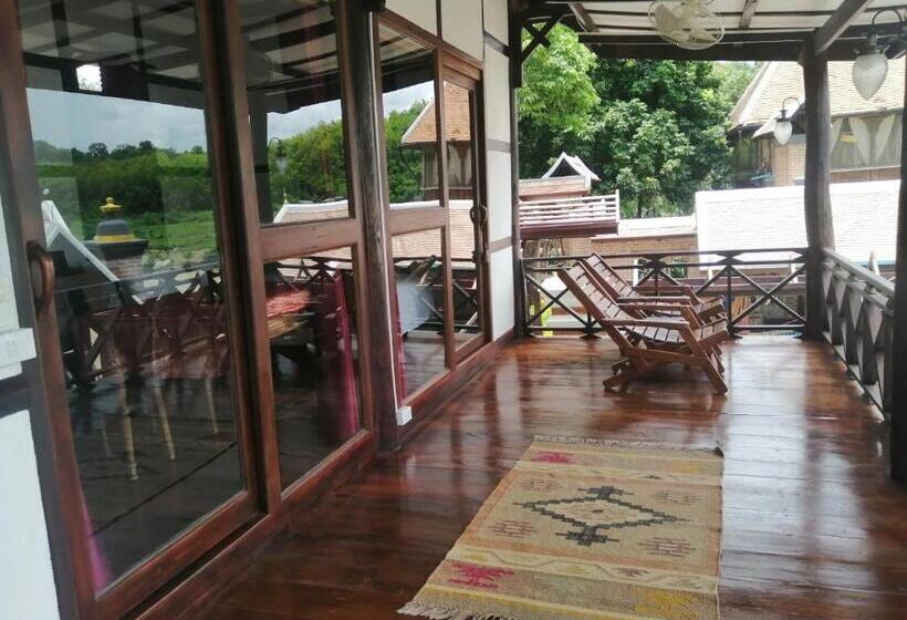 בקתה דלוקס, Chateau Orientale Resort