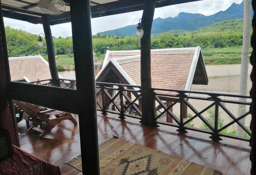 디럭스 방갈로, Chateau Orientale Resort