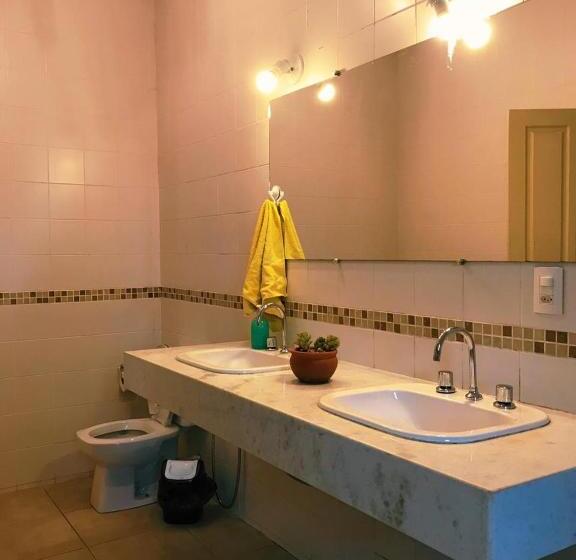 스위트, Del Mundo Hostel