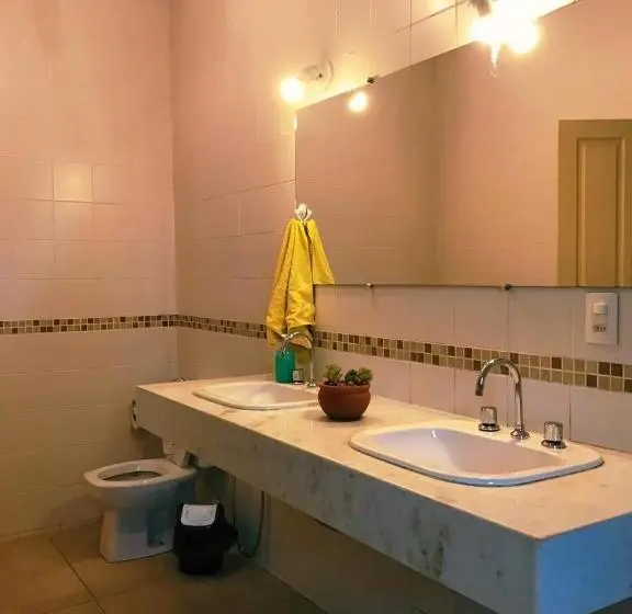 スイート, Del Mundo Hostel