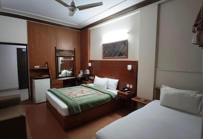 اتاق استاندارد سه نفره, Fiesta Inn Hotel & Resorts Multan