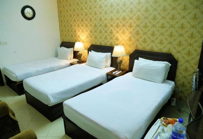 اتاق استاندارد سه نفره, Fiesta Inn Hotel & Resorts Multan