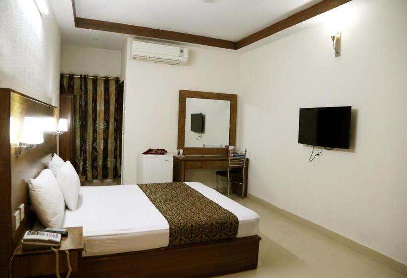 اتاق لوکس, Fiesta Inn Hotel & Resorts Multan