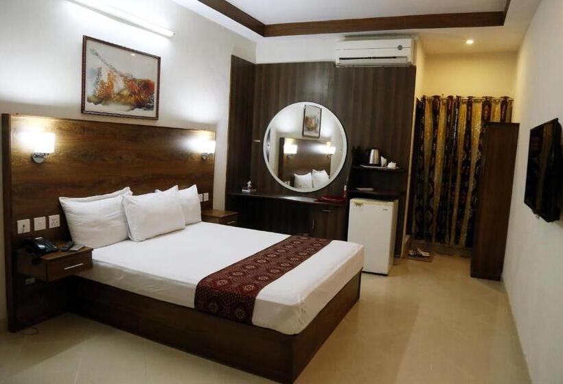 اتاق استاندارد با تخت بزرگ, Fiesta Inn Hotel & Resorts Multan