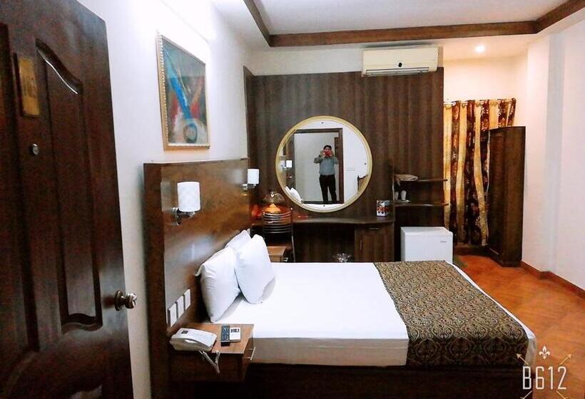 اتاق استاندارد با تخت بزرگ, Fiesta Inn Hotel & Resorts Multan