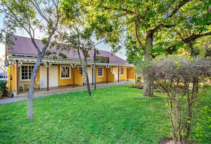 ファミリールーム, Little Pilgrims Boutique