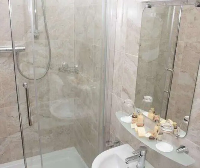 اتاق لوکس, The Draper Rooms