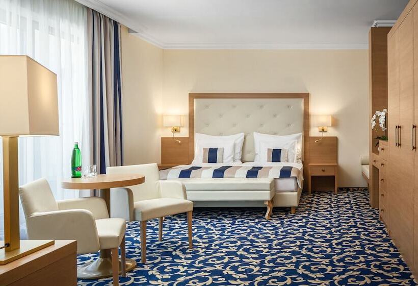 غرفة سوبيريور, Grandhotel Nabokov