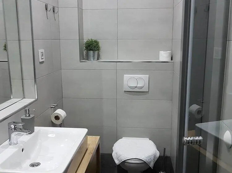 استودیوی استاندارد, Arhiv Boutique House