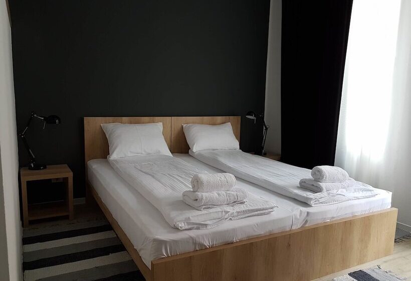 استودیوی استاندارد, Arhiv Boutique House