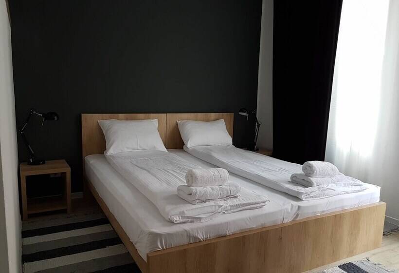 استودیوی استاندارد, Arhiv Boutique House