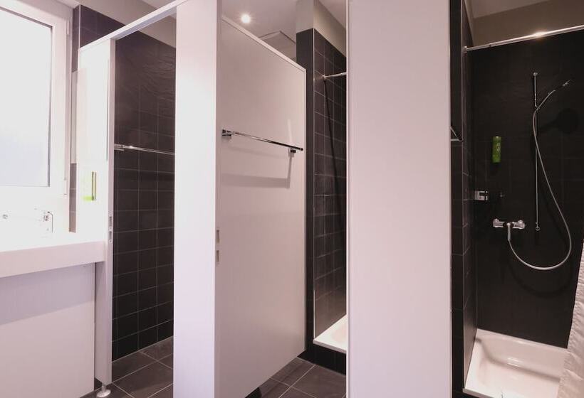 共用房间的床, Barabas Luzern