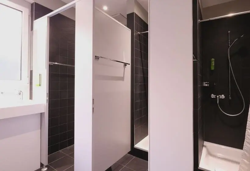 ルームシェアのワンベッド, Barabas Luzern