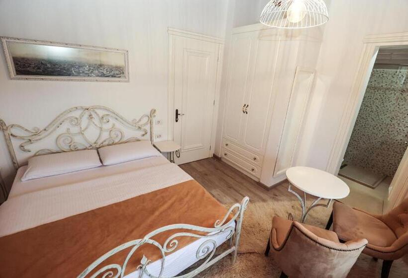 חדר סטנדרט, Bujtina Oxhaku