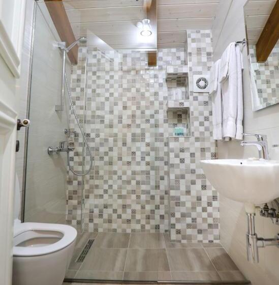 חדר קלאסי לארבעה, Bujtina Oxhaku