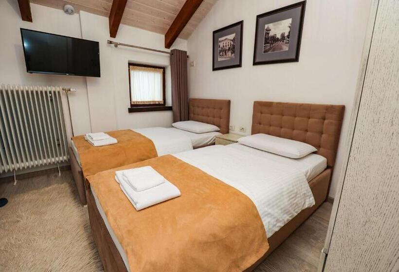 חדר קלאסי לארבעה, Bujtina Oxhaku