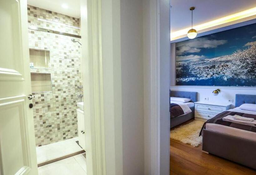 חדר פרמיום לארבעה, Bujtina Oxhaku